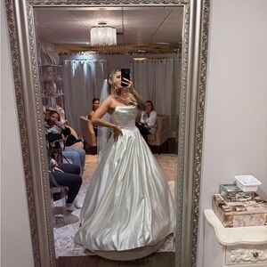 Elegant White Satin Strapless Wedding Ball Gown